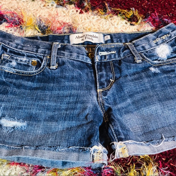 Abercrombie & Finch Distressed Jean Shorts.    008 - Picture 2 of 4